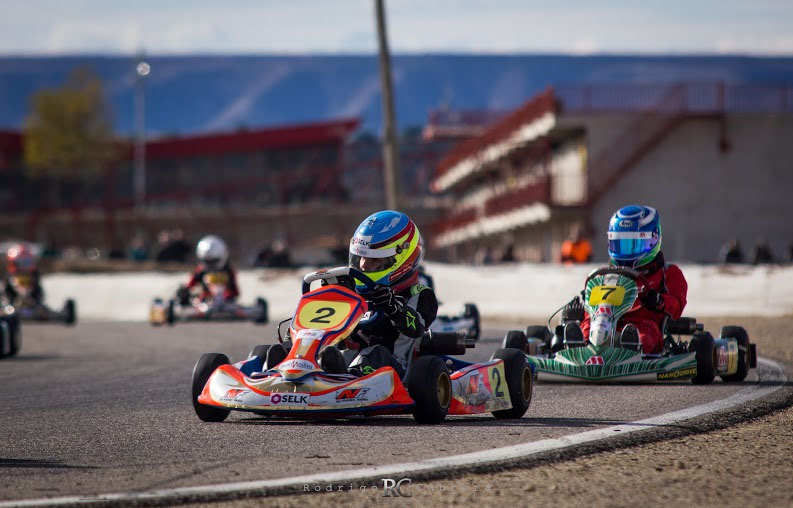 El piloto navarro Germán Cabrera, de la Escudería Kartingland, se sube al pódium en el Campeonato Catalán